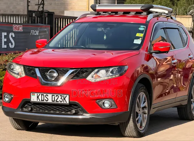Nissan X-Trail 2017 Nyekundu 7-Seater 4WD - 1