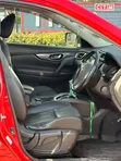 Nissan X-Trail 2017 Nyekundu 7-Seater 4WD - 3