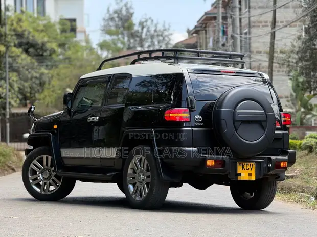 Toyota FJ Cruiser 2013 Black - 1
