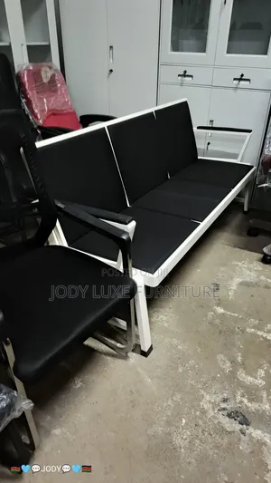 Boss Office Products Link Chair - Brand New
