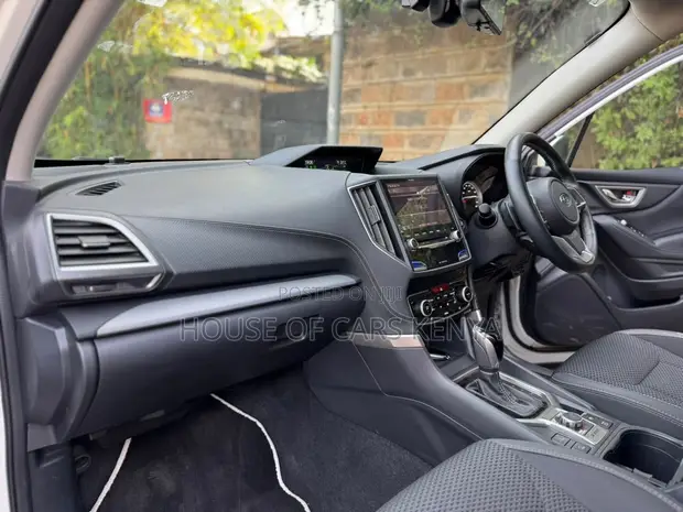 Subaru Forester 2019 Off-White - 1