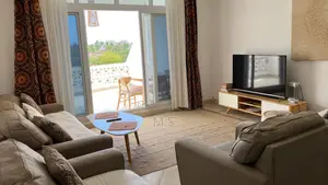 Penthouse ya Chumba 1 yenye Samani Kijani Apartments, Town Centre