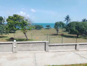 Nyumba ya Vyumba 3 Beachfront Bofa, Kilifi Inauzwa