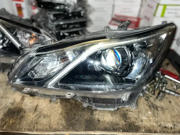 Toyota Crown Headlight (2014-2018) - 1