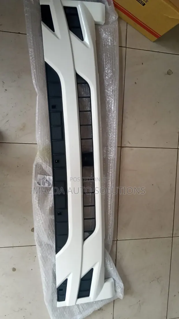 Isuzu NPR Front Grill (2014-2018) - 1
