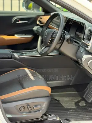 Toyota Crown 2023 Hybrid Turbo