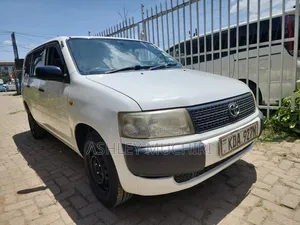 Toyota Premio 2013 Nyeupe