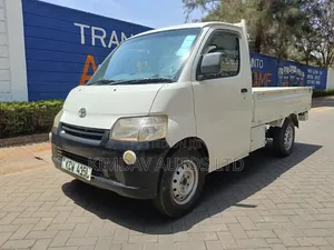 Toyota TownAce 2012 Off-White