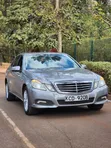 Mercedes-Benz E200 2009 Nyeusi - 1