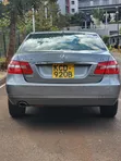 Mercedes-Benz E200 2009 Nyeusi - 3