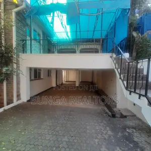 Townhouse ya Kibiashara kwa Ajili ya Kukodisha Lavington