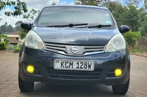 Nissan Note 2010 Nyeusi