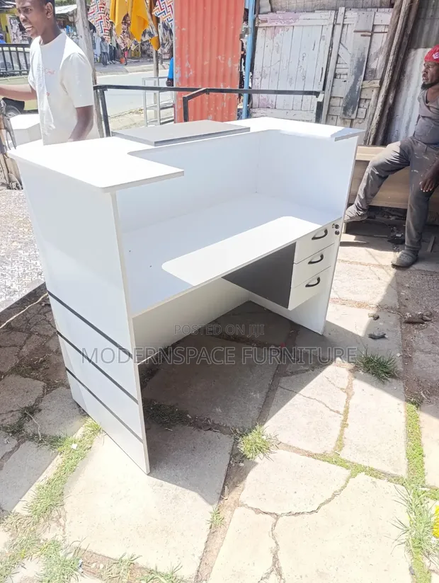 Receptionist Desk with Storage - 1m - 1