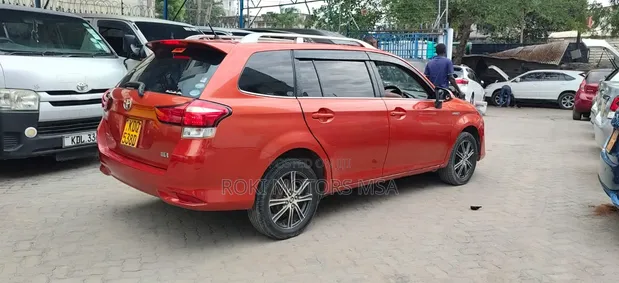 Toyota Corolla Fielder 2017 Red - 1