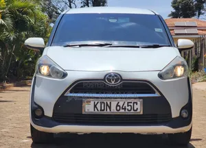 Toyota Sienta 2016 Nyeupe