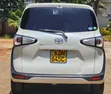 Toyota Sienta 2016 White - 2