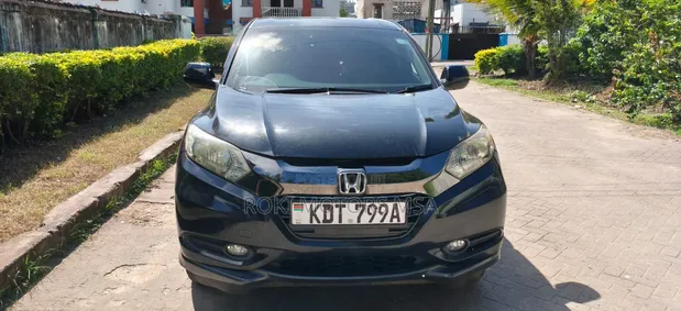 Honda Vezel 2018 Nyeusi - 1