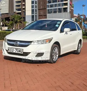 Honda Stream 2013 Nyeupe