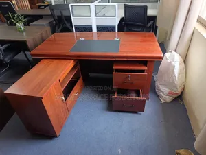 Meza ya Ofisi ya Biashara ya Mahogany