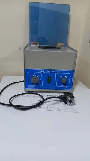 Centrifuge Mpya ya Laboratori yenye Tube 6