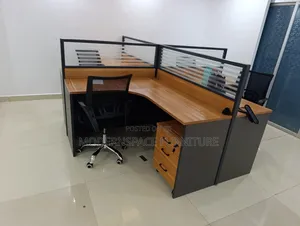 4-Seater Office Workstation with Partitions