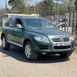 Volkswagen Touareg 2008 Kijani - 2