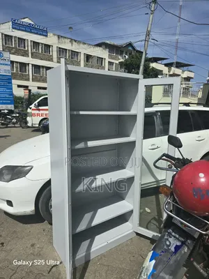 Boss Office Products Kabati la Ofisi na Kabati la Kioo