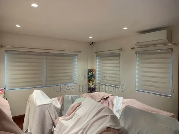 Quality Office Blinds for Modern Interiors - 1