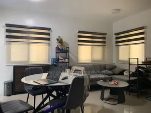 Horizontal Window Blinds - Home Interiors