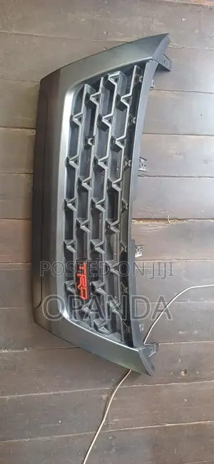 Grille ya Toyota Fortuner 2015 Toleo la TRD
