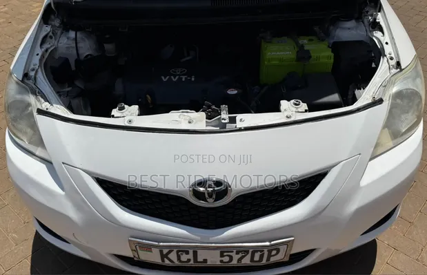 Toyota Belta 2010 Nyeupe - 1