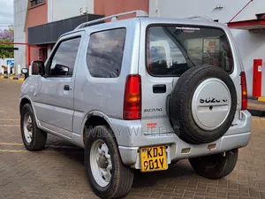 Suzuki Jimny 2015 Nyeupe