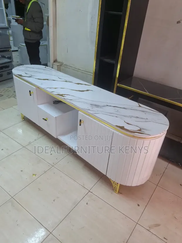 Luxury Modern Oval TV Stand - White & Gold Marble - 1