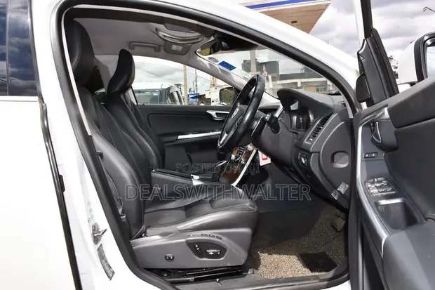 Volvo XC60 D4 2017 Nyeupe - 1