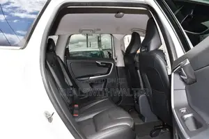 Volvo XC60 D4 2017 Nyeupe