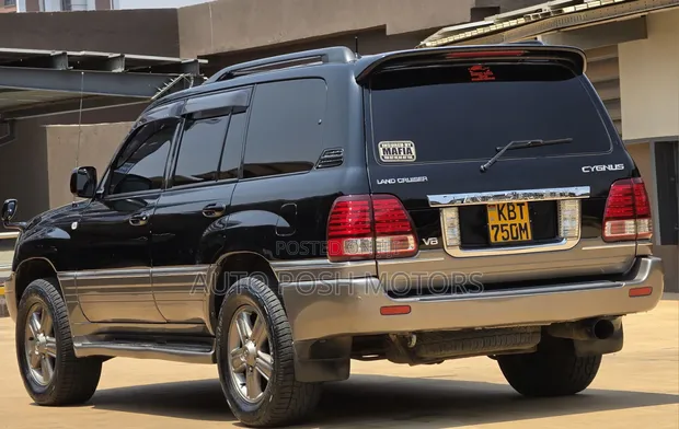 Toyota Land Cruiser Cygnus 2005 Black - 1