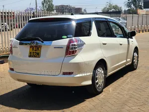 Honda Shuttle 1.5 Hybrid 2WD 2015 Pearl