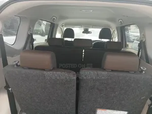 Toyota Sienta 2019 Silver