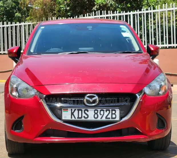 Mazda Demio 2017 Nyekundu - 1