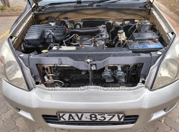 Toyota Land Cruiser Prado 3.0 D-4D 5dr 2005 Silver - 1