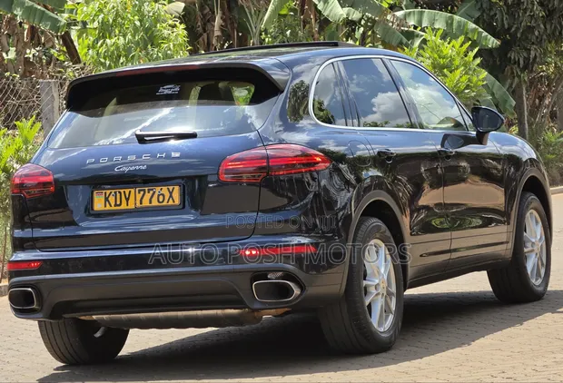 Porsche Cayenne 2015 Black - 1