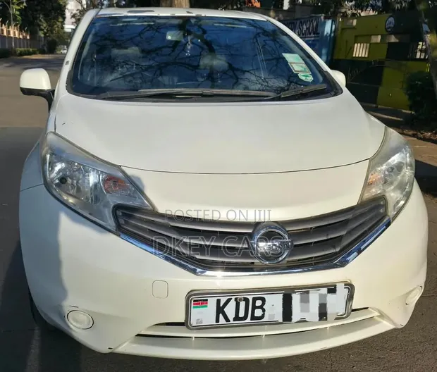 Nissan Note 2013 Nyeupe - 1