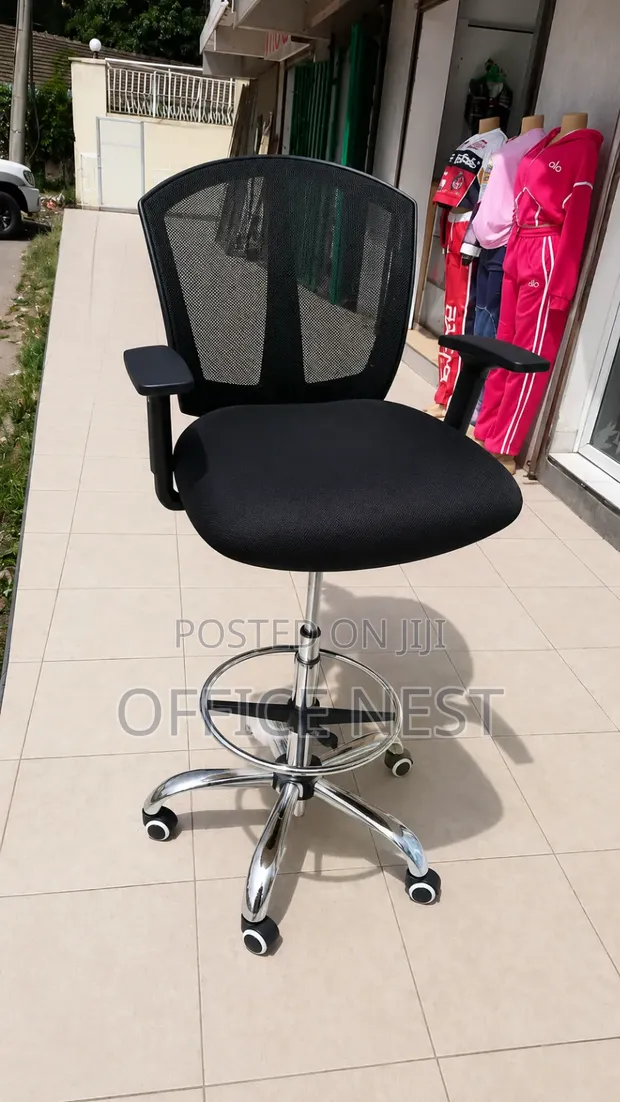 Ergonomic Mesh Office Chair with Adjustable Height & Armrests - 1