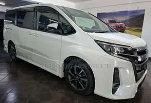 Toyota Noah 2019 Nyeupe