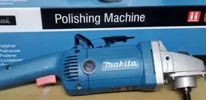 Makita Professional Heavy-Duty Car Polisher