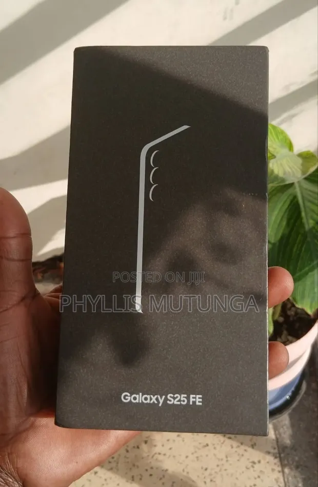 New Samsung Galaxy S25 FE 128GB Black - 1