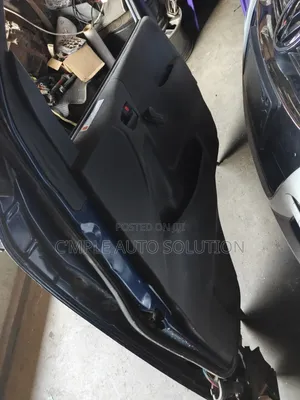 Mlango wa Mbele wa Kulia wa Toyota Hiace 7L - Uliotumika