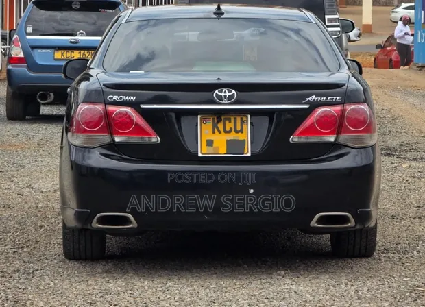 Toyota Crown Athlete 2012 - 1