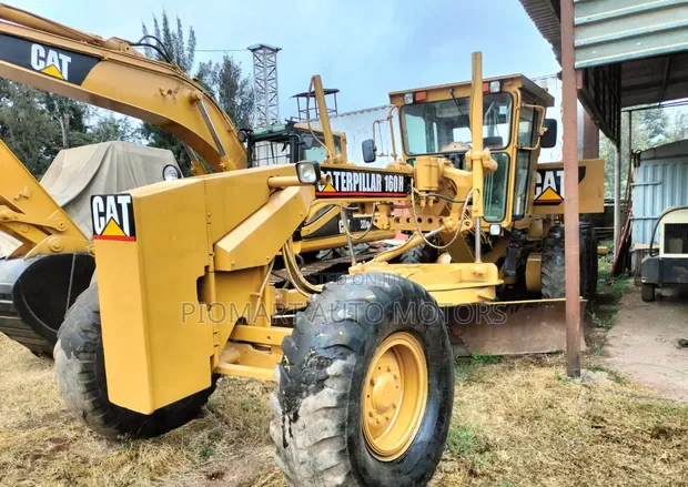 Caterpillar 160H Motor Grader - 1