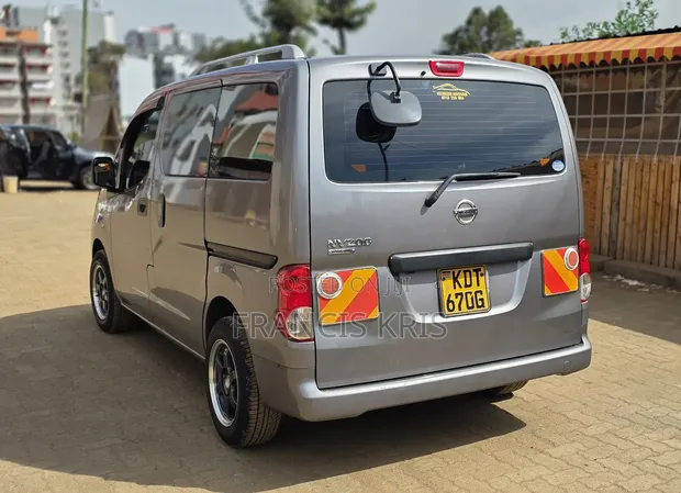Nissan NV200 2017 Beige - 1